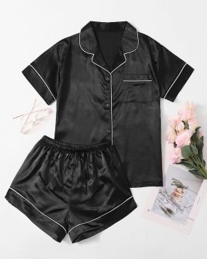 Conjunto de pijama de satén con botones y ribete de contraste
